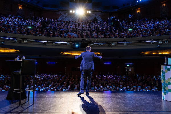 Leadership Communication Keynote Speaker | Antoni Lacinai